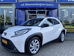 Wit Gebruikt 2023 Toyota Aygo Hatchback | € 18.450 (Eerlijke prijs)