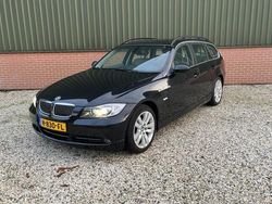 Zwart Gebruikt 2005 BMW 330 Executive Stationwagen | € 15.900