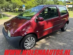Rood Gebruikt 2007 Renault Twingo Expression Hatchback | € 950 (Goede deal)