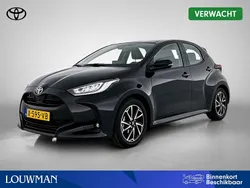 Zwart, metallic lak Gebruikt 2024 Toyota Yaris Hatchback | € 22.445 (Eerlijke prijs)