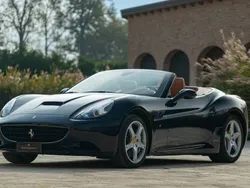 Blauwblu pozzi Gebruikt 2010 Ferrari California Cabriolet | € 125.000