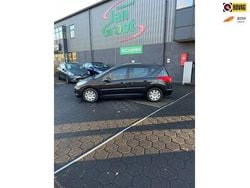 Zwart Gebruikt 2011 Peugeot 207 Access Stationwagen | € 2.250 (Goede deal)