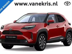 Rood, metallic lak Nieuw 2025 Toyota Yaris Cross SUV | € 35.830 (Duur)