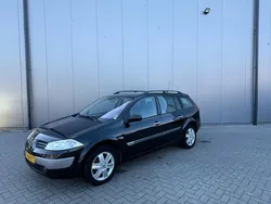 Zwart Gebruikt 2004 Renault Mégane GrandTour Dynamique Stationwagen | € 950 (Goede deal)