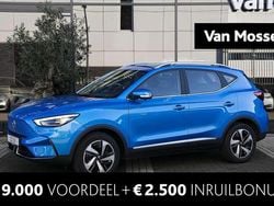 , metallic lak Gebruikt 2023 MG ZS Luxury Sedan | € 30.645