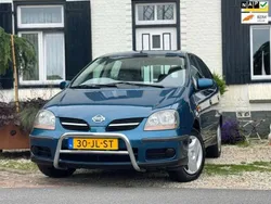 Blauw, metallic lak Gebruikt 2002 Nissan Almera Tino MPV | € 1.850