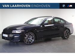 M carbonschwarz (donker zwart metallic) Gebruikt 2023 BMW 530e Comfort Edition Sedan | € 45.950 (Eerlijke prijs)