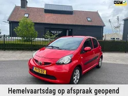Rood Gebruikt 2007 Toyota Aygo Hatchback | € 1.499 (Eerlijke prijs)