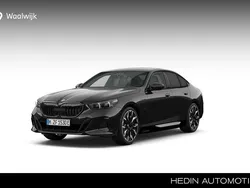 Zwart Nieuw 2025 BMW 550e Sedan | € 107.519