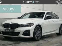 Wit Gebruikt 2020 BMW 330e M Sport Sedan | € 31.940 (Duur)