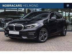 Zwart Gebruikt 2023 BMW 118 Sport Line Hatchback | € 26.950 (Eerlijke prijs)