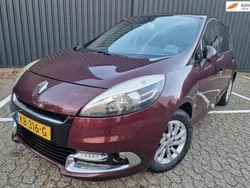 Rood, metallic lak Gebruikt 2012 Renault Scénic III Bose Edition MPV | € 2.000 (Super prijs)