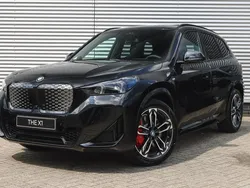 Zwart Nieuw 2025 BMW iX1 Comfort Edition SUV | € 64.046 (Iets duurder)