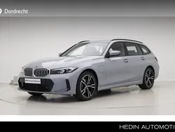 Brooklyn grau metallic (grijs metallic) Gebruikt 2024 BMW 320e Shadowline Stationwagen | € 48.895 (Eerlijke prijs)