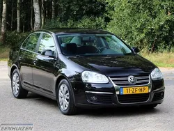 Zwart Gebruikt 2008 VW Jetta Sportline Sedan | € 2.999 (Goede deal)