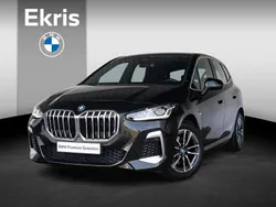 Zwart, metallic lak Gebruikt 2023 BMW 225 Active Tourer M Sport MPV | € 35.850 (Eerlijke prijs)