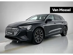 Zwart Gebruikt 2023 Audi Q8 e-tron Advanced SUV | € 49.900