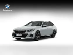 Grijs Gebruikt 2025 BMW 530e M Sport Stationwagen | € 86.968