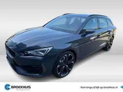 Grijs, metallic lak Gebruikt 2023 Cupra Leon VZ Stationwagen | € 32.995 (Eerlijke prijs)