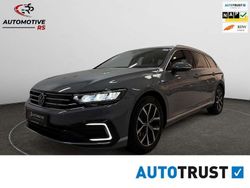 Grijs Gebruikt 2023 VW Passat Stationwagen | € 30.945 (Super prijs)