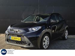 Zwart Gebruikt 2022 Toyota Aygo X Play SUV | € 15.400