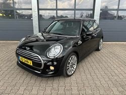 Zwart Gebruikt 2017 Mini Cooper Business Hatchback | € 16.830 (Eerlijke prijs)