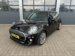 Zwart Gebruikt 2017 Mini Cooper Business Hatchback | € 16.830 (Eerlijke prijs)