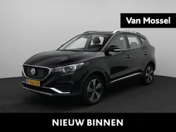 Zwart Gebruikt 2020 MG ZS Luxury Sedan | € 15.995 (Eerlijke prijs)