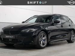 Zwart Gebruikt 2022 BMW 330e M Sport Stationwagen | € 41.940 (Duur)