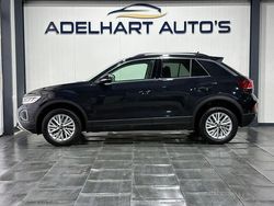Zwart (metallic) Gebruikt 2025 VW T-Roc Life SUV | € 25.950 (Super prijs)