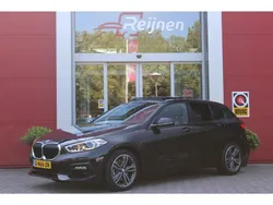 Zwart Gebruikt 2020 BMW 118 Executive Hatchback | € 23.945 (Eerlijke prijs)