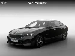 Zwart, metallic lak Nieuw 2025 BMW 530e M Sport Sedan | € 87.078 (Duur)