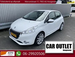 Wit, metallic lak Gebruikt 2013 Peugeot 208 Envy Hatchback | € 4.450 (Eerlijke prijs)