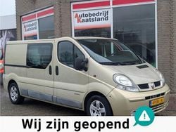 Goud (metallic) Gebruikt 2005 Renault Trafic Van | € 3.998 (Iets duurder)