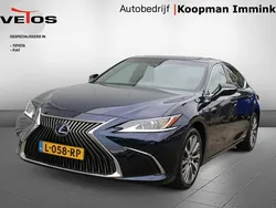 Blauw Gebruikt 2021 Lexus ES300H Business Edition Sedan | € 34.950