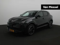 Zwart Gebruikt 2025 Alfa Romeo Junior Premium SUV | € 35.940 (Eerlijke prijs)