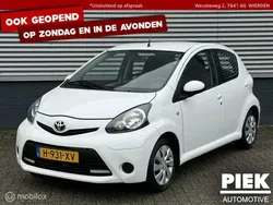 Wit Gebruikt 2013 Toyota Aygo Hatchback | € 4.499 (Eerlijke prijs)