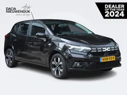 Zwart Gebruikt 2024 Dacia Sandero Journey Hatchback | € 23.795 (Eerlijke prijs)