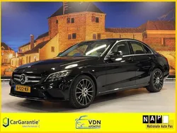 Zwart, metallic lak Gebruikt 2019 Mercedes C180 Premium Sedan | € 27.950 (Eerlijke prijs)