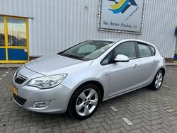 Grijs (metallic) Gebruikt 2010 Opel Astra Edition Hatchback | € 3.440 (Eerlijke prijs)