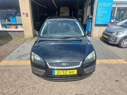 Zwart Gebruikt 2006 Ford Focus Futura Stationwagen | € 2.500 (Eerlijke prijs)