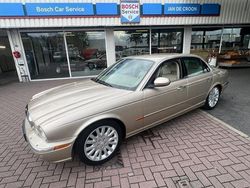 Beige (metallic) Gebruikt 2004 Jaguar XJ Executive Sedan | € 12.440 (Eerlijke prijs)