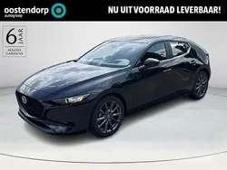 Zwart Nieuw 2025 Mazda 3 Center-Line Hatchback | € 33.940 (Eerlijke prijs)