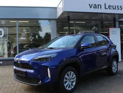 , metallic lak Gebruikt 2024 Toyota Yaris Cross Business Edition SUV | € 28.900 (Eerlijke prijs)