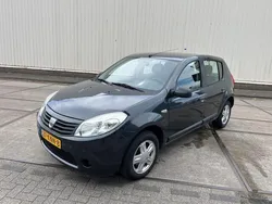 Grijs Gebruikt 2010 Dacia Sandero Ambiance Hatchback | € 1.199 (Goede deal)