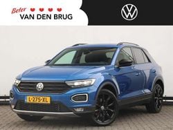 Blauw Gebruikt 2020 VW T-Roc Business SUV | € 27.900 (Eerlijke prijs)