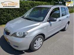 Grijs Gebruikt 2004 Mazda 2 Exclusive MPV | € 1.450 (Goede deal)