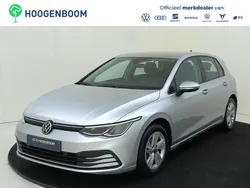 Zilver Gebruikt 2021 VW Golf VIII Life Hatchback | € 18.750 (Goede deal)
