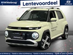 Geel, metallic lak Nieuw 2025 Hyundai Inster Hatchback | € 28.925 (Eerlijke prijs)