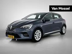 Grijs Gebruikt 2022 Renault Clio V Intens Hatchback | € 14.435 (Eerlijke prijs)